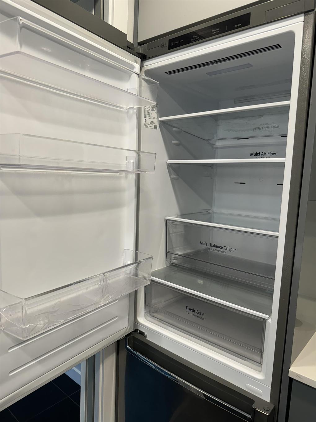 1009-161 Georgia Street W, Vancouver, BC