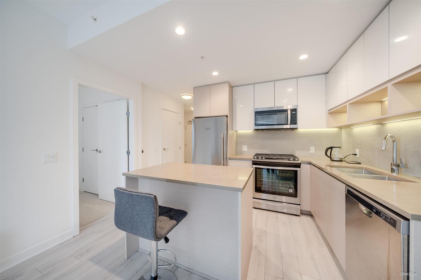 313-8850 University Crescent, Burnaby, BC