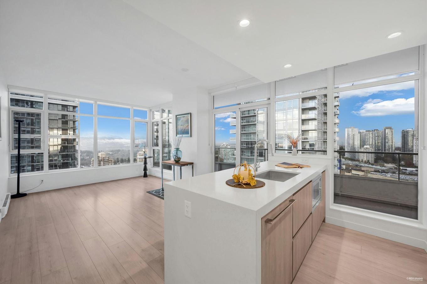 2307-6080 Mckay Avenue, Burnaby, BC