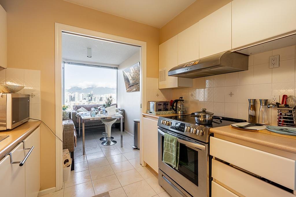 802-2668 Ash Street, Vancouver, BC