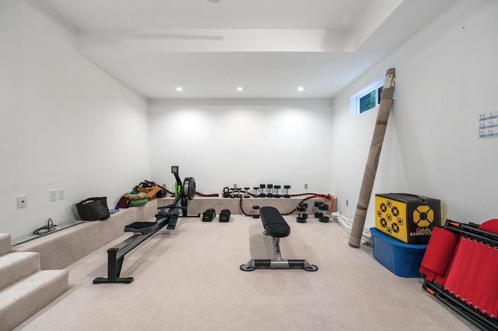 5344 Cliffridge Avenue, North Vancouver, BC