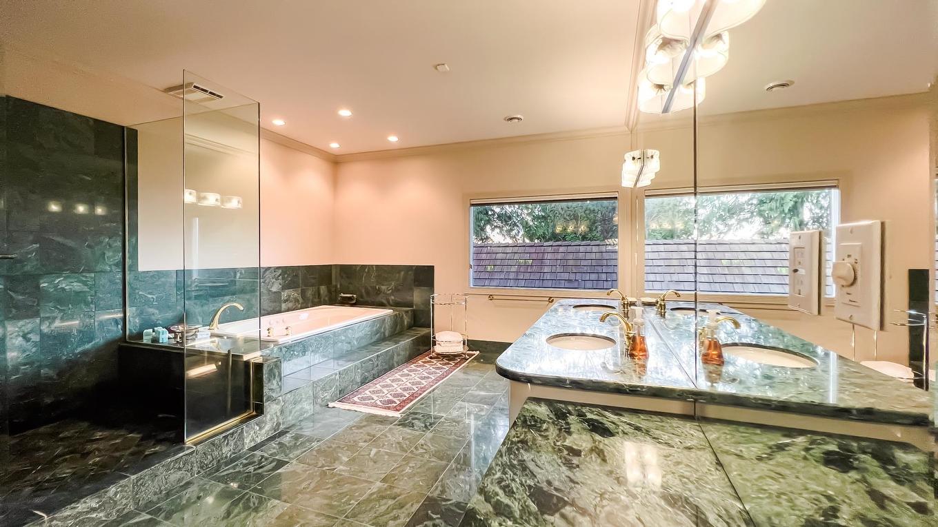 2388 Marine Drive Sw, Vancouver, BC