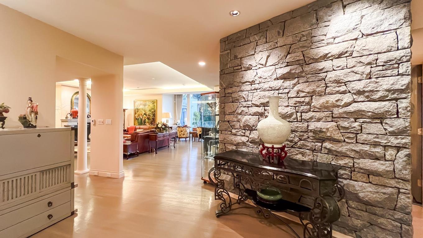 2388 Marine Drive Sw, Vancouver, BC