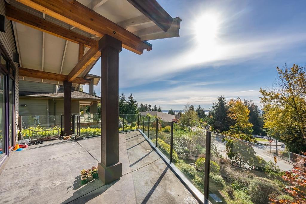 2611 Chelsea Court, West Vancouver, BC