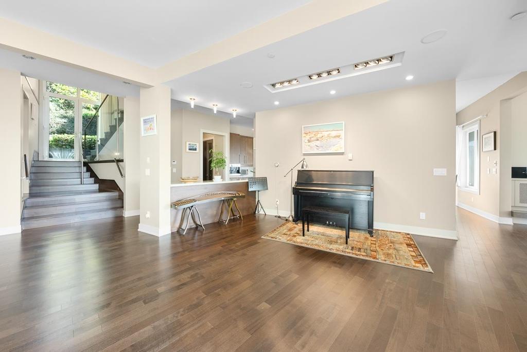 2611 Chelsea Court, West Vancouver, BC