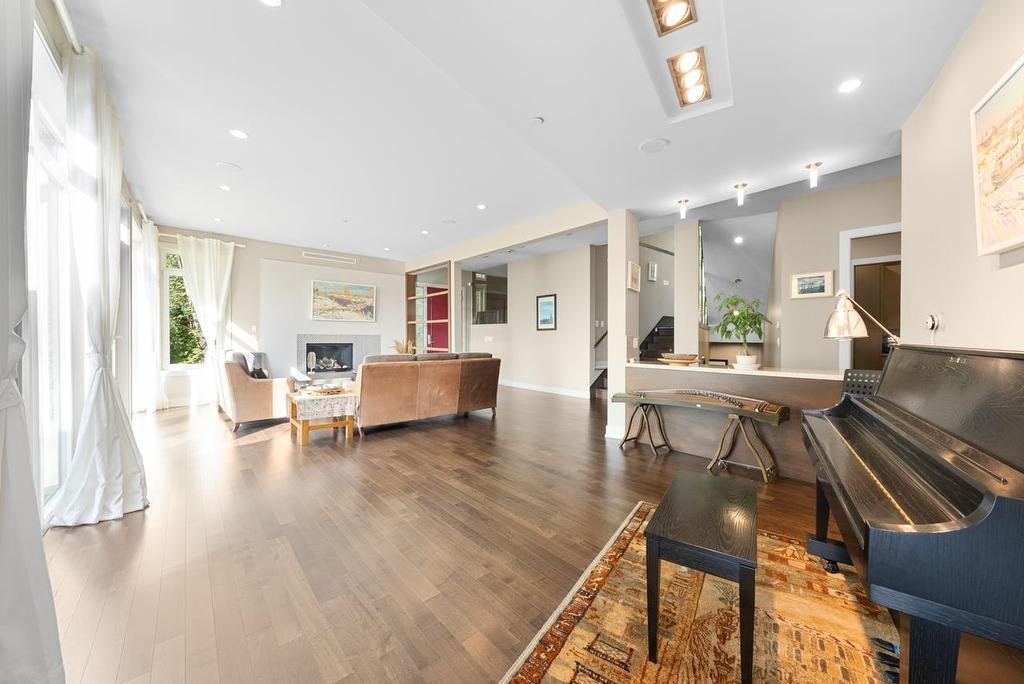 2611 Chelsea Court, West Vancouver, BC