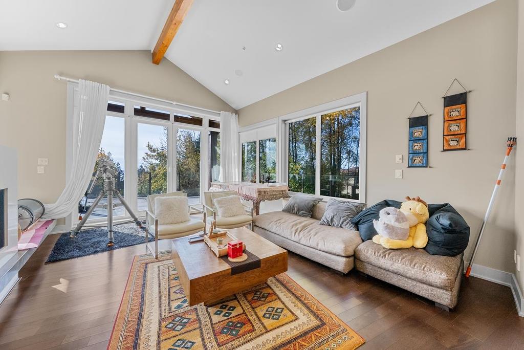 2611 Chelsea Court, West Vancouver, BC