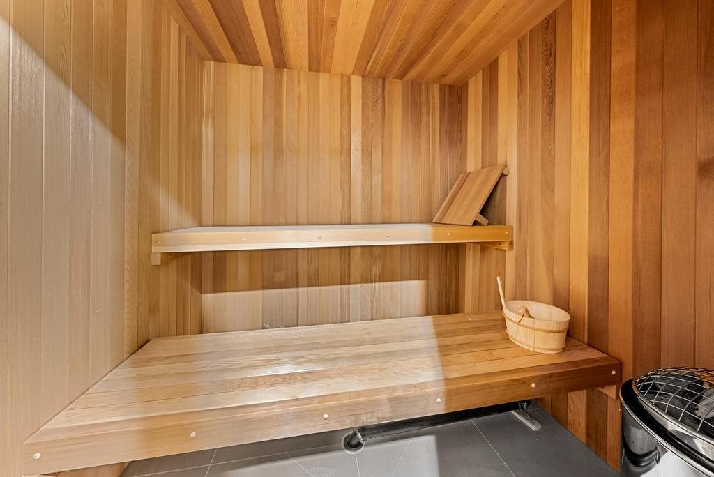 2611 Chelsea Court, West Vancouver, BC