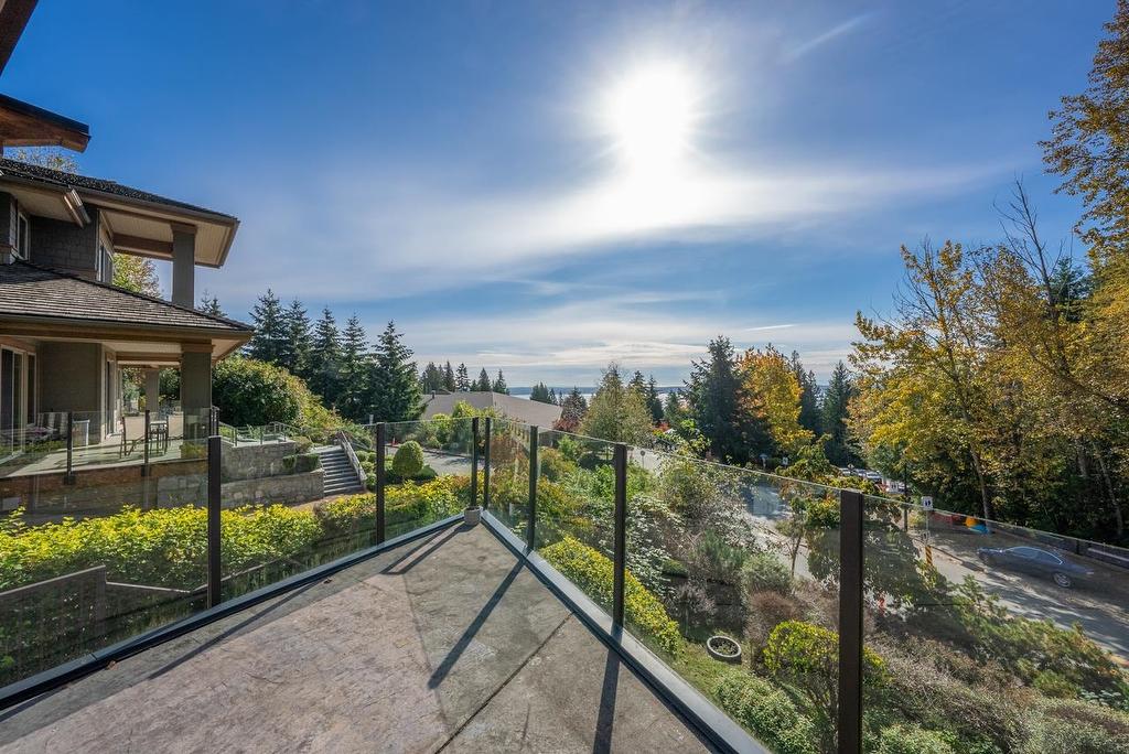 2611 Chelsea Court, West Vancouver, BC