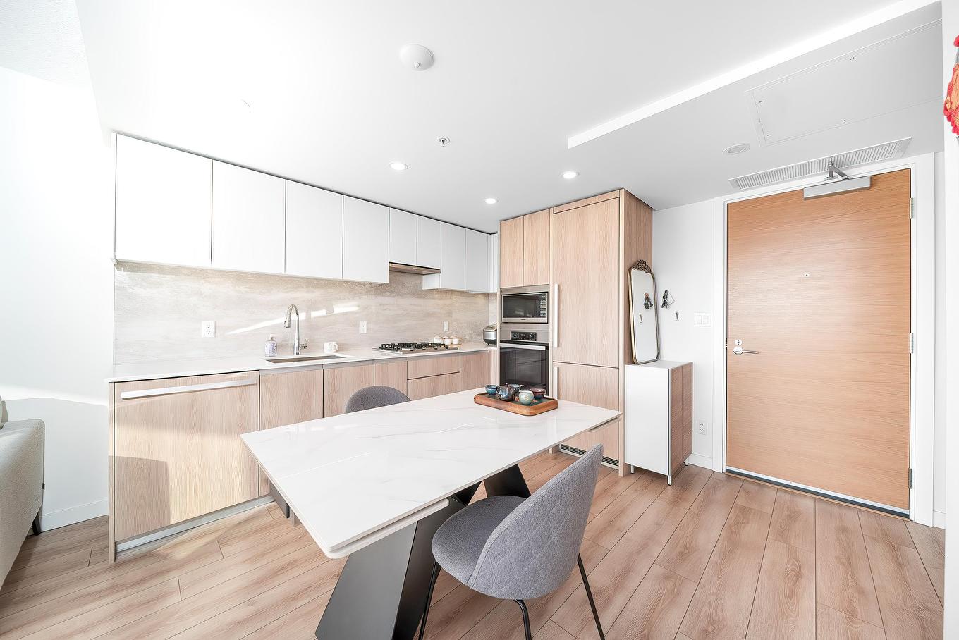 1202-8111 Park Road, Richmond, BC