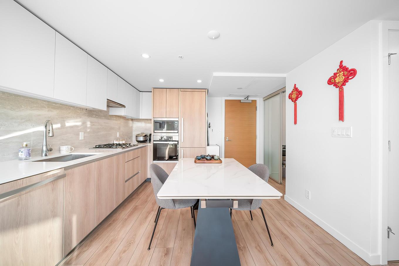 1202-8111 Park Road, Richmond, BC