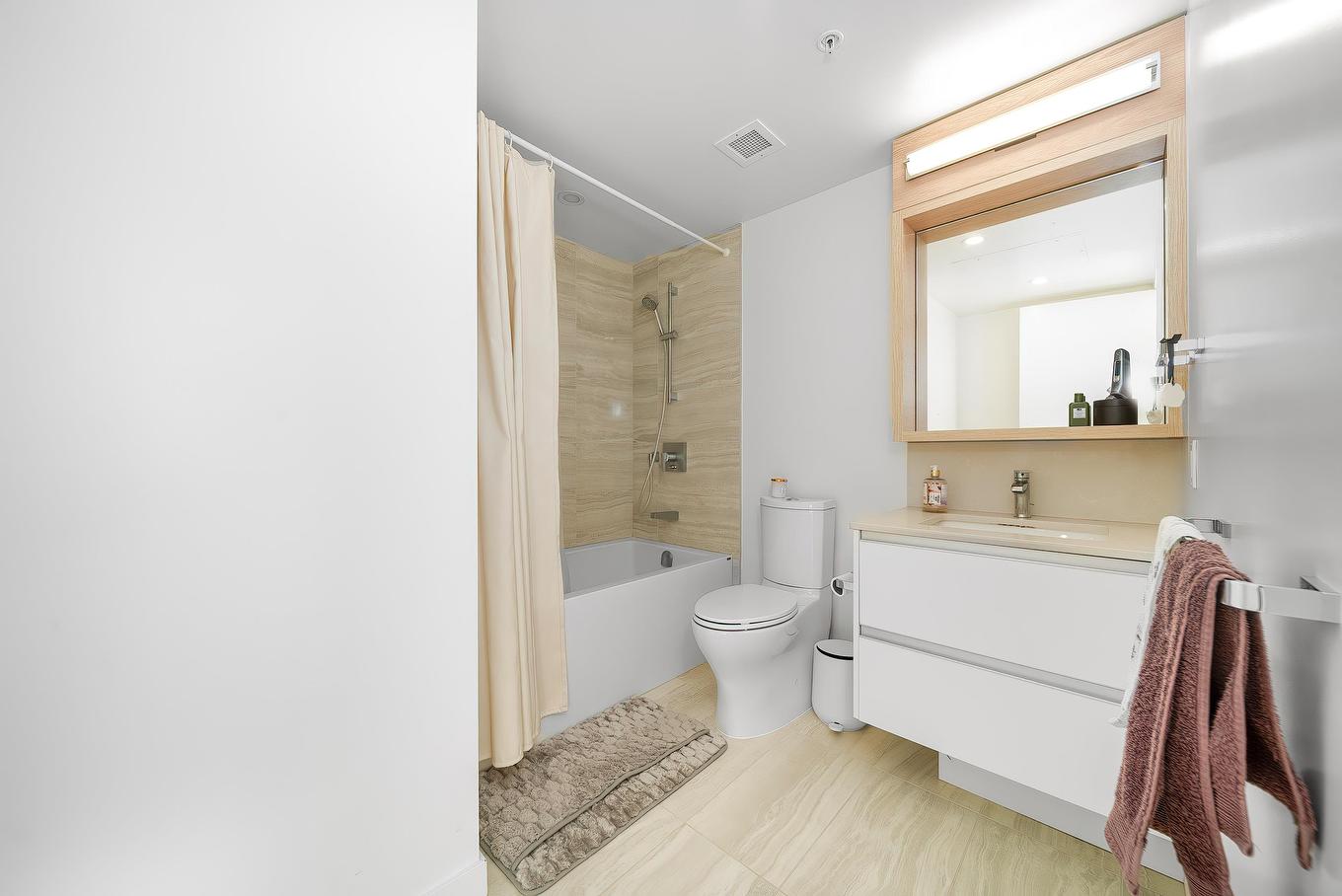 1202-8111 Park Road, Richmond, BC