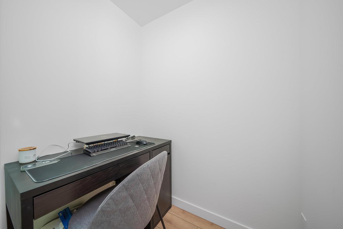 1202-8111 Park Road, Richmond, BC