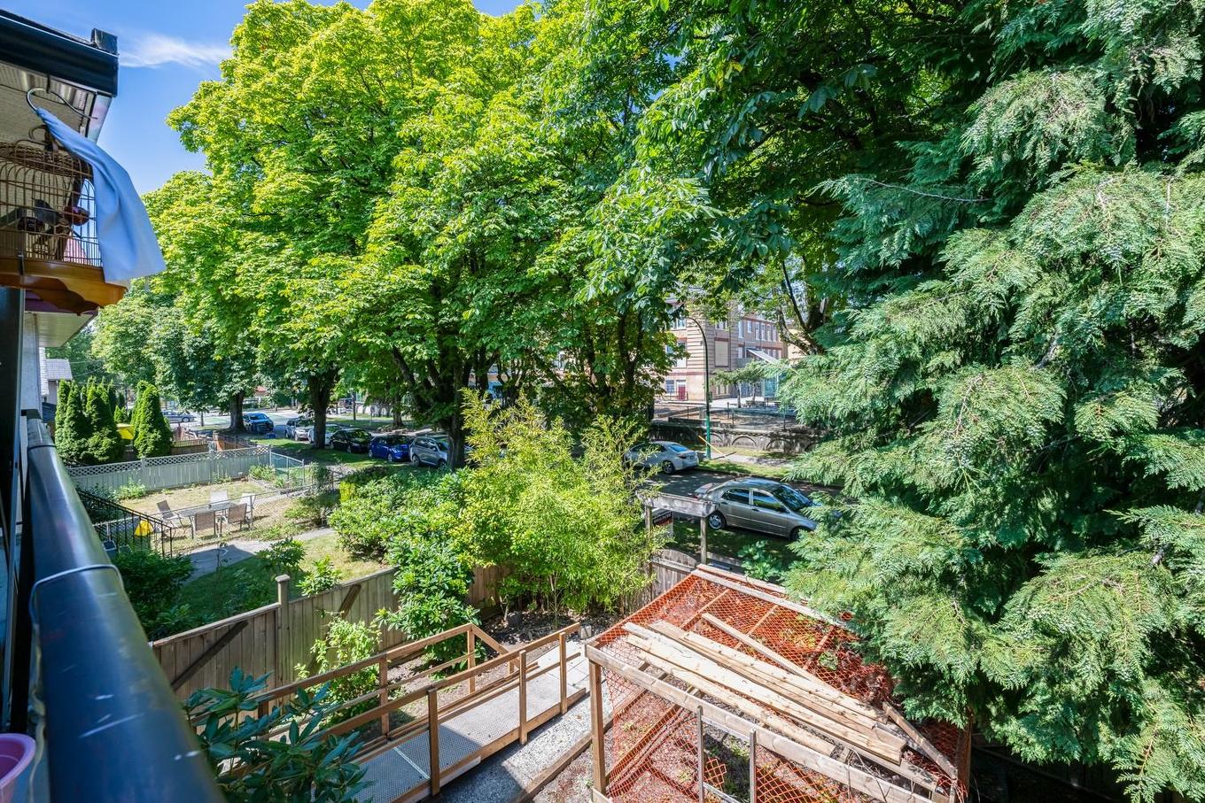 1342 10Th Avenue E, Vancouver, BC