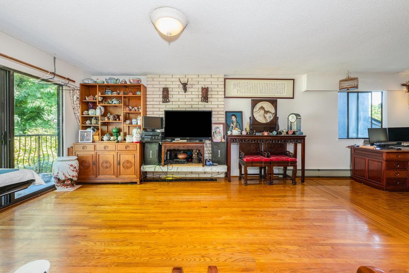 1342 10Th Avenue E, Vancouver, BC