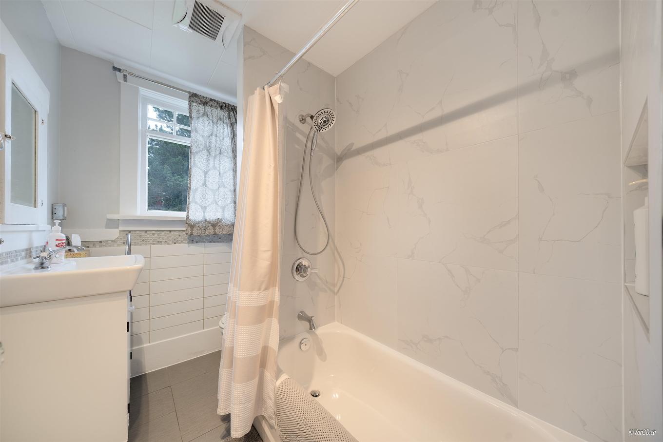 3425 8Th Avenue W, Vancouver, BC