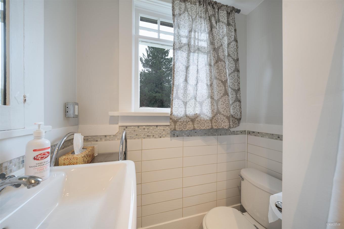 3425 8Th Avenue W, Vancouver, BC