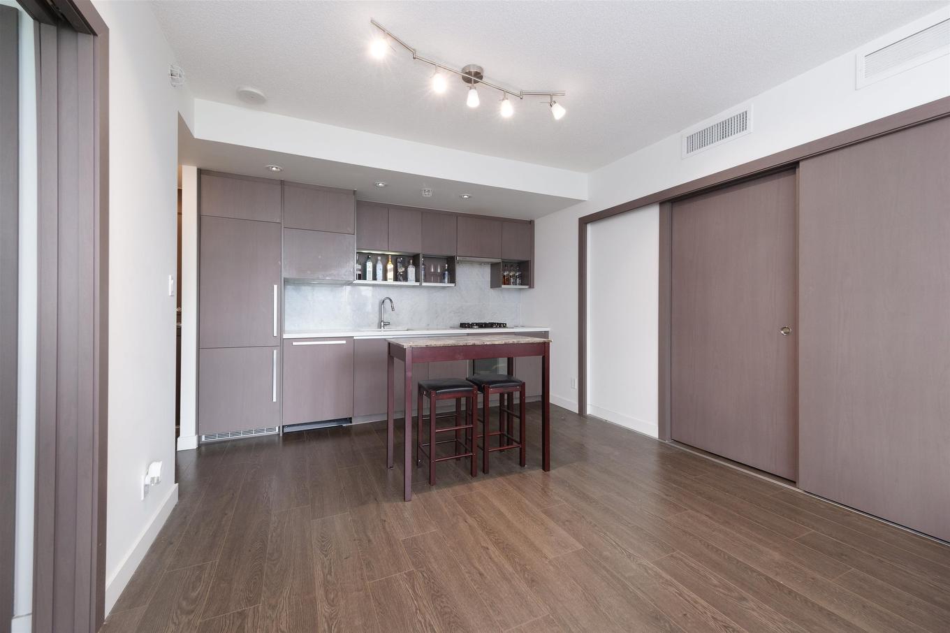 1115-68 Smithe Street, Vancouver, BC