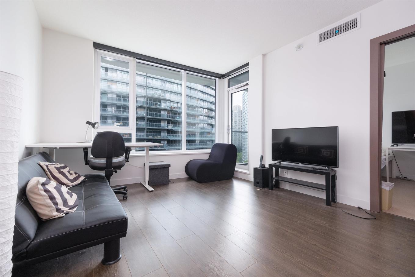 1115-68 Smithe Street, Vancouver, BC