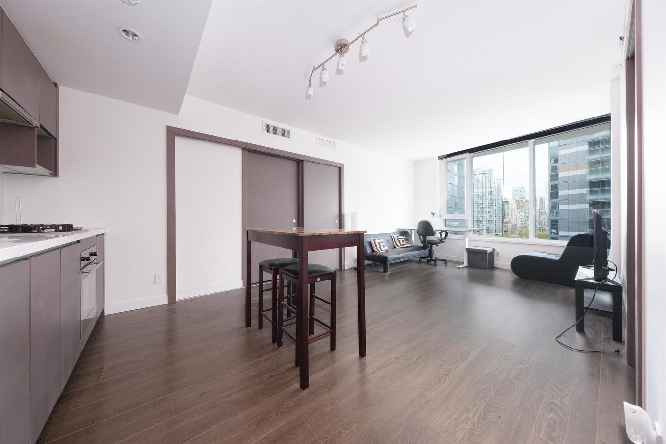 1115-68 Smithe Street, Vancouver, BC