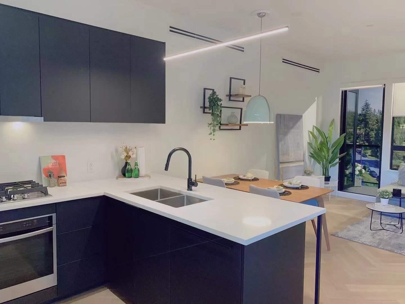 319-599 Dansey Avenue, Coquitlam, BC