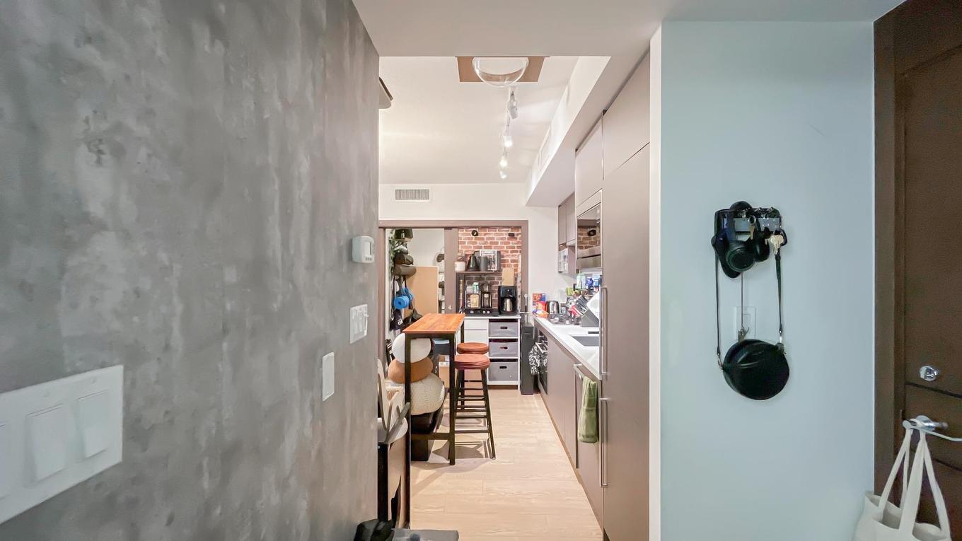 1205-68 Smithe Street, Vancouver, BC