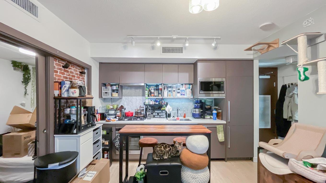 1205-68 Smithe Street, Vancouver, BC