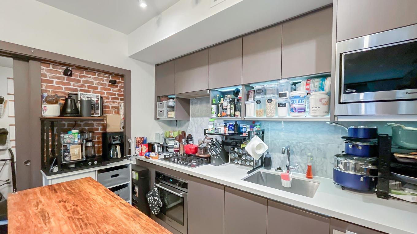 1205-68 Smithe Street, Vancouver, BC