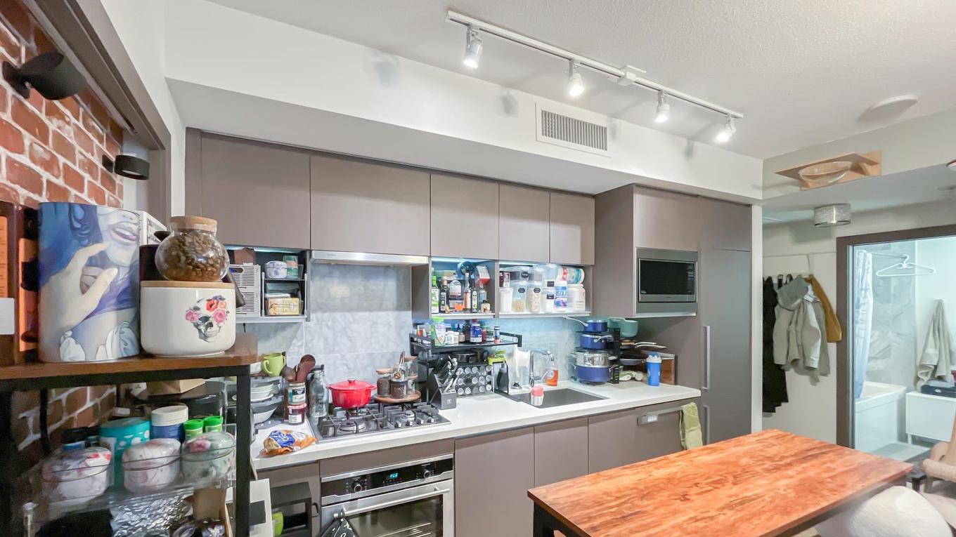 1205-68 Smithe Street, Vancouver, BC