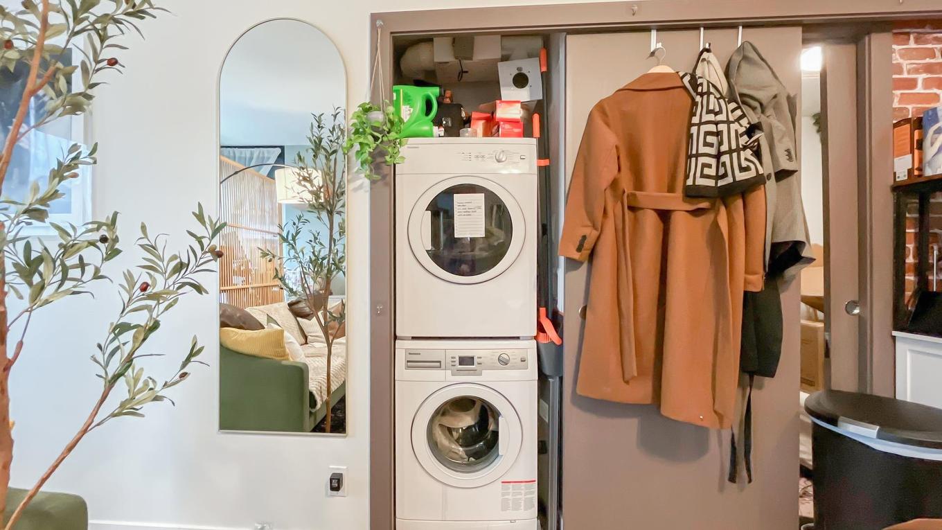 1205-68 Smithe Street, Vancouver, BC