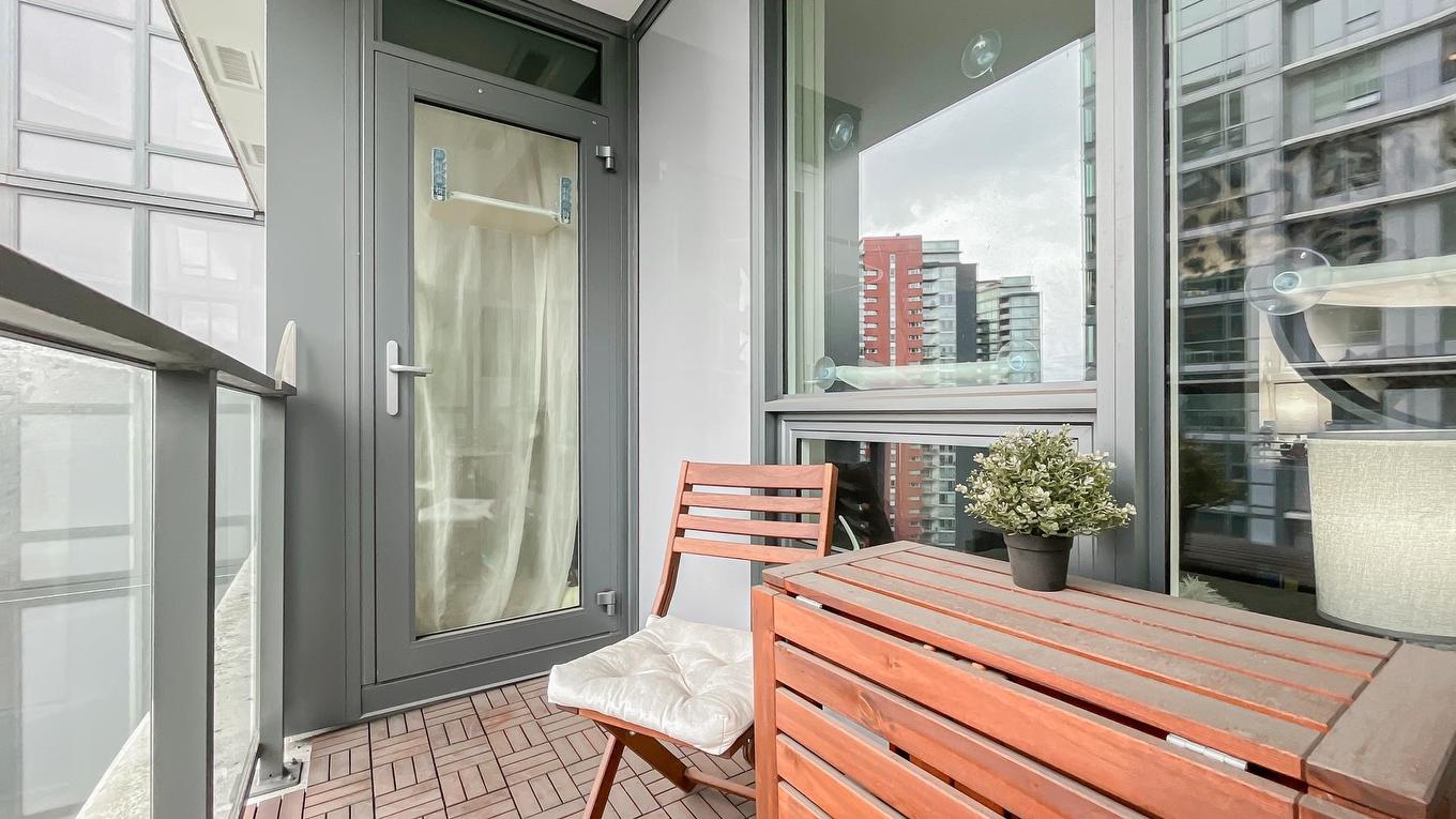 1205-68 Smithe Street, Vancouver, BC