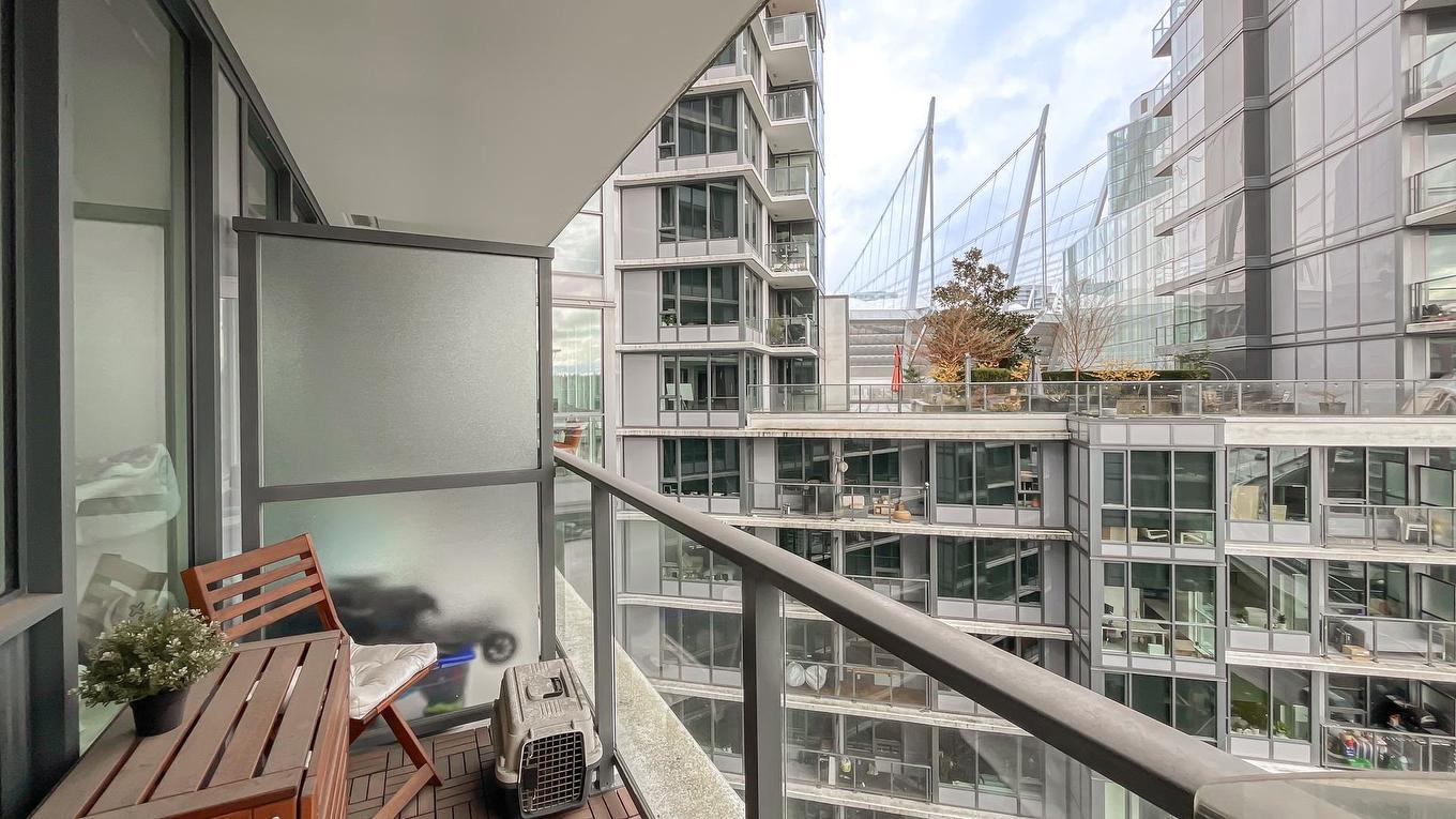 1205-68 Smithe Street, Vancouver, BC