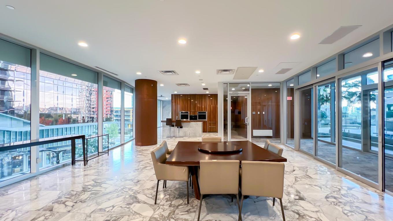 1205-68 Smithe Street, Vancouver, BC