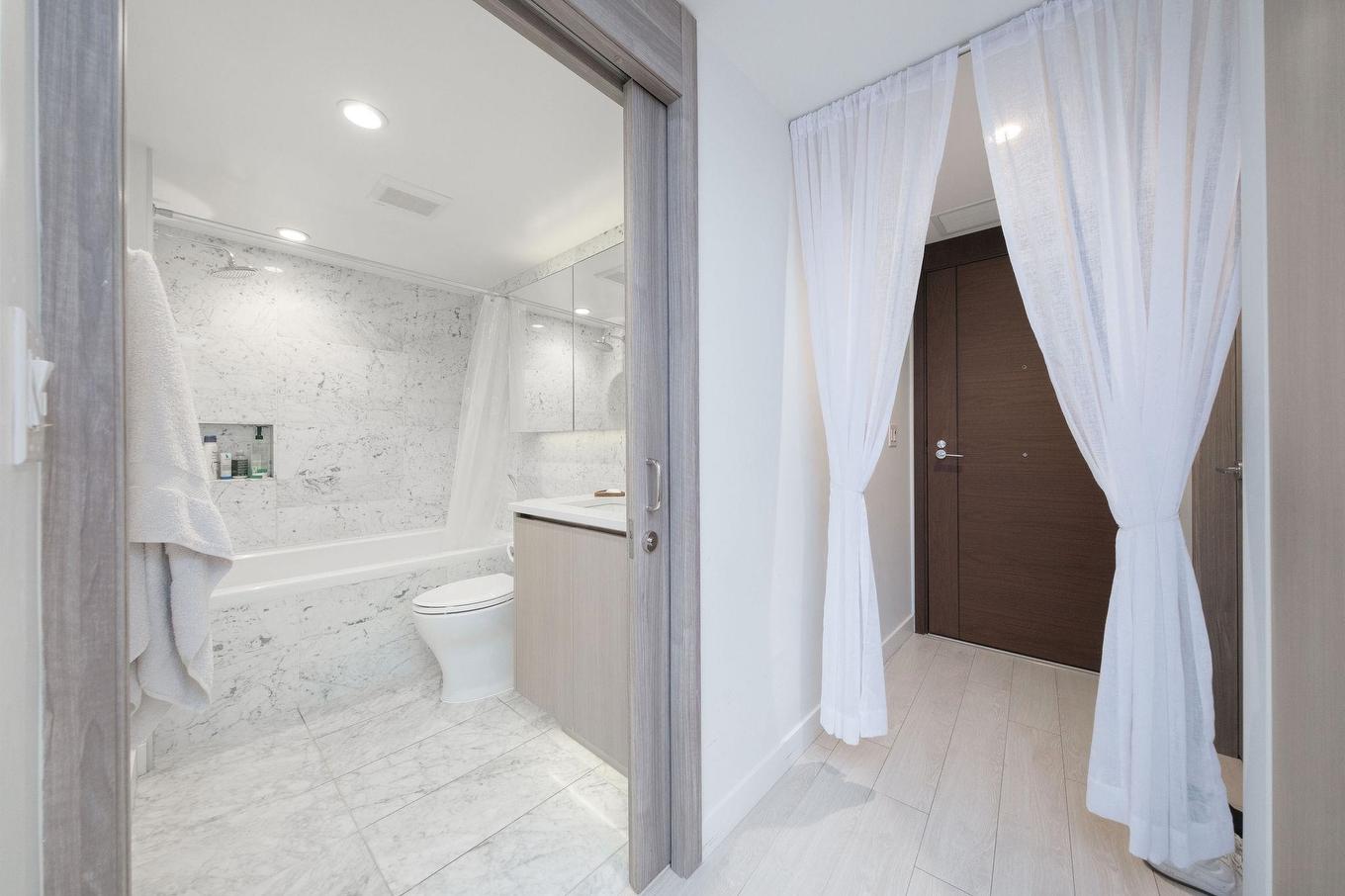 905-1768 Cook Street, Vancouver, BC