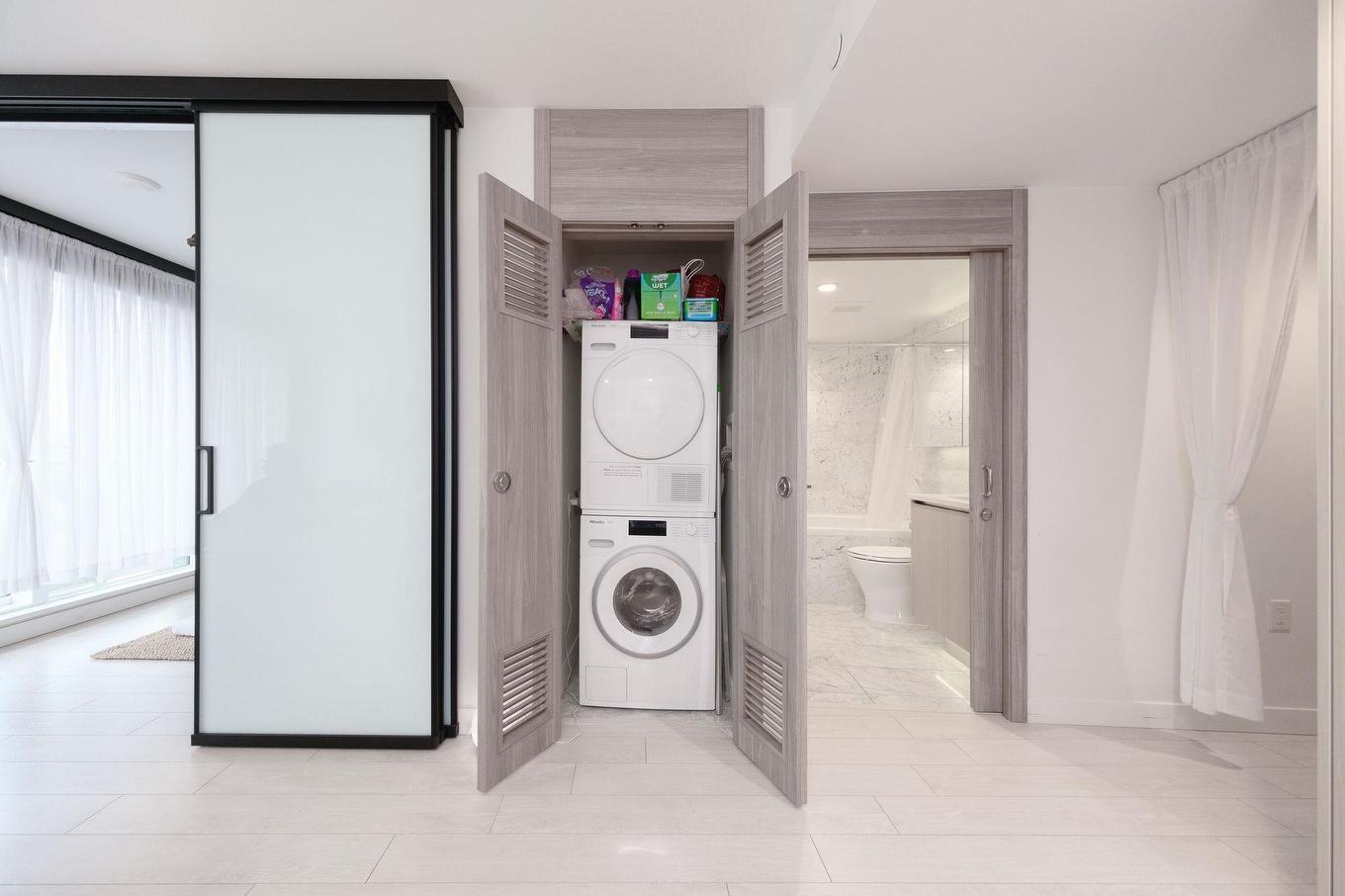 905-1768 Cook Street, Vancouver, BC