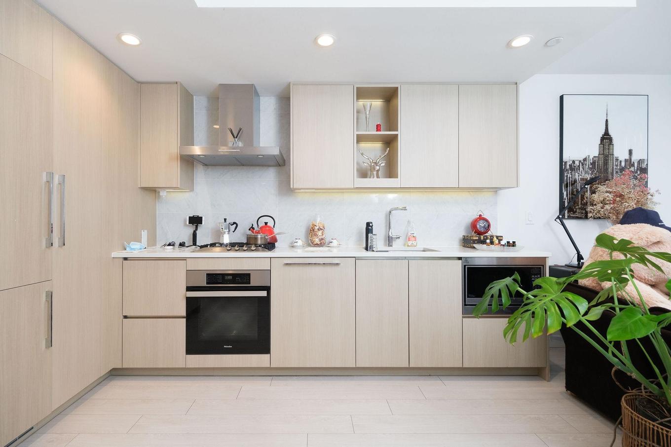 905-1768 Cook Street, Vancouver, BC