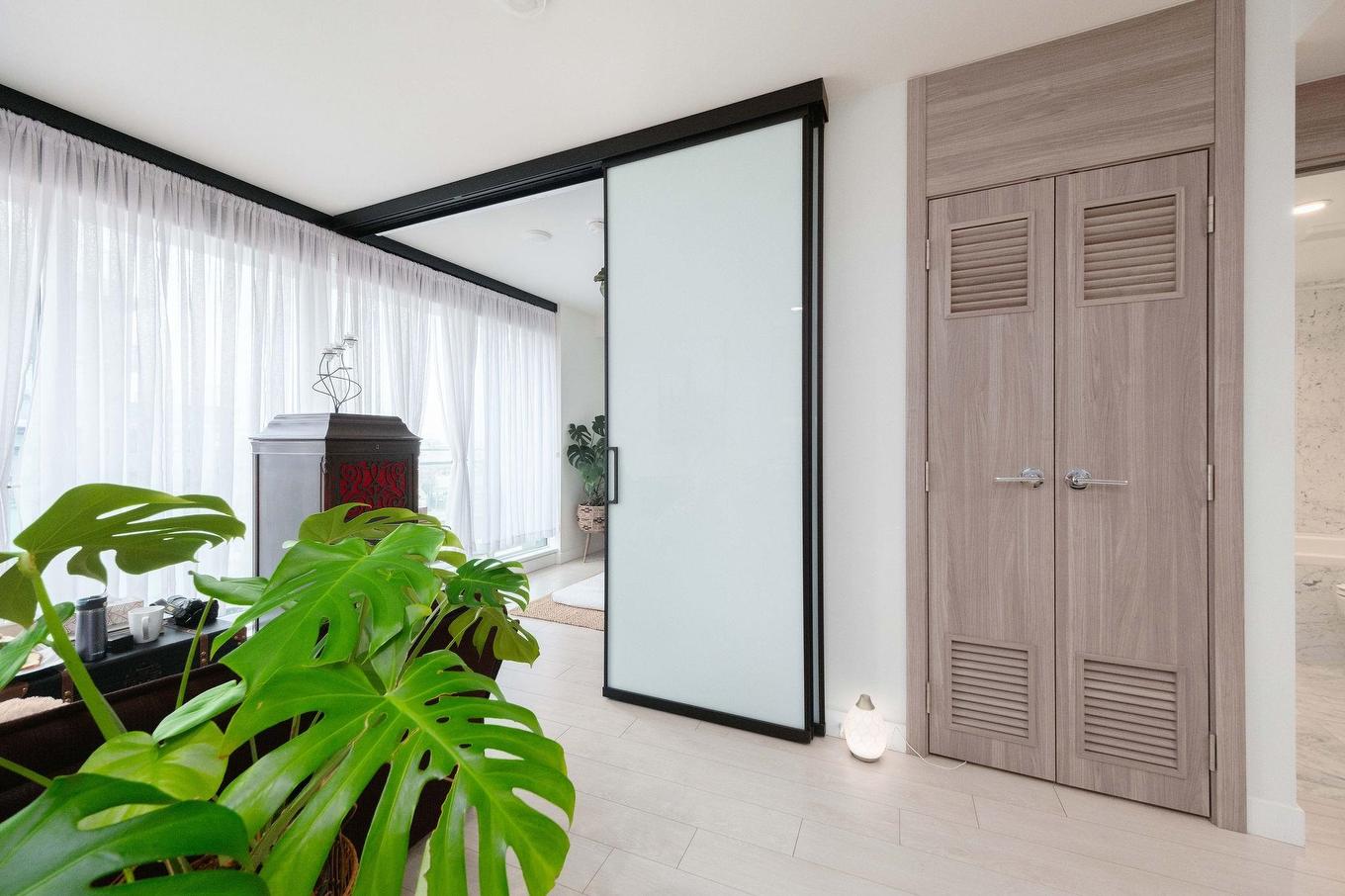 905-1768 Cook Street, Vancouver, BC