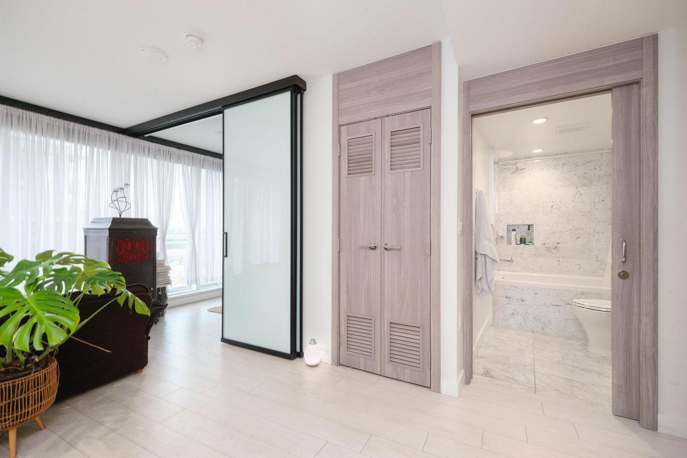 905-1768 Cook Street, Vancouver, BC