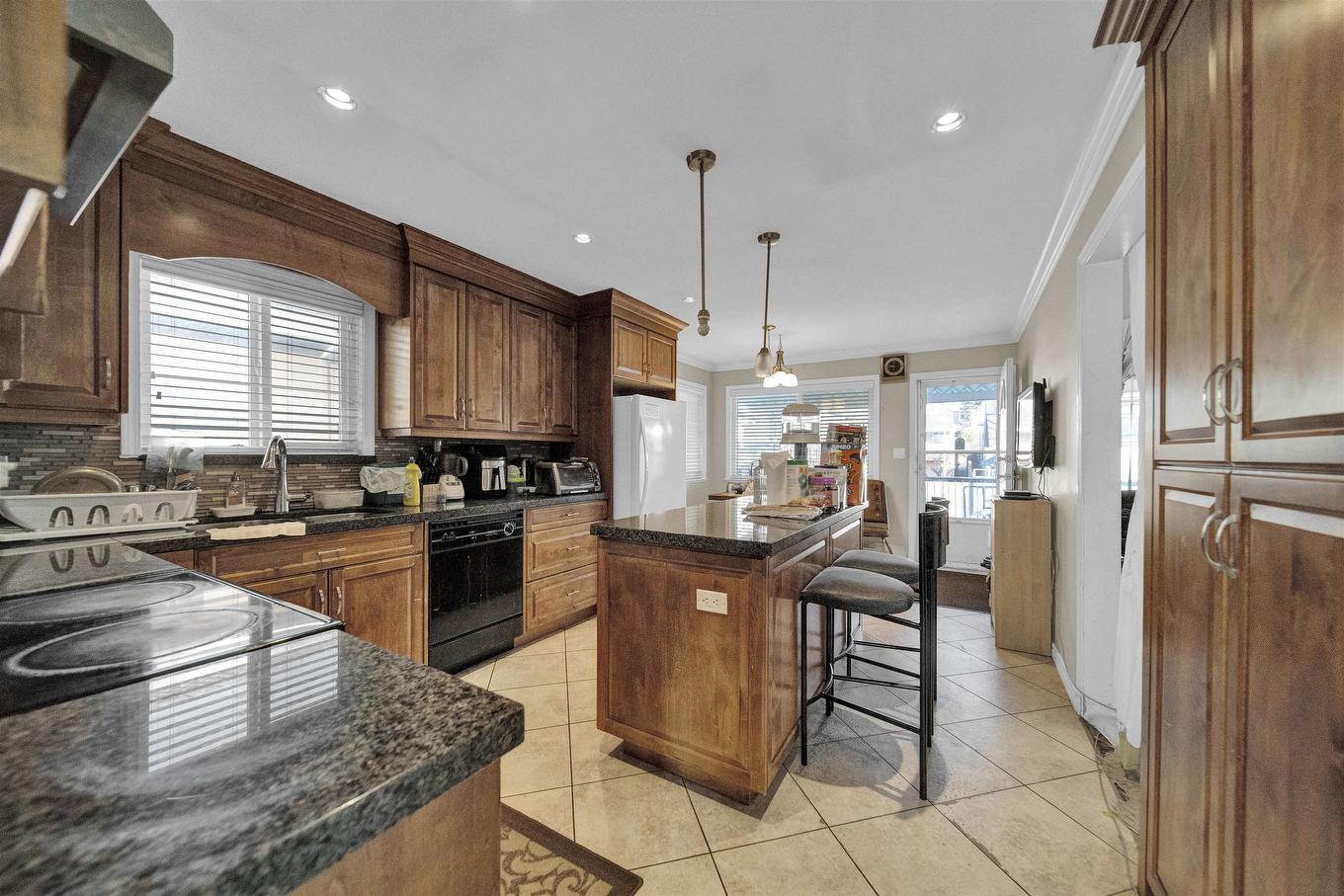 549 57Th Avenue E, Vancouver, BC