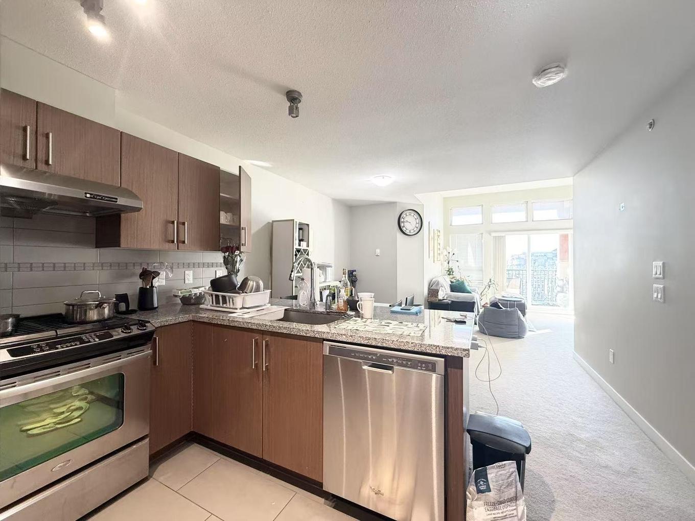 422-6828 Eckersley Road, Richmond, BC