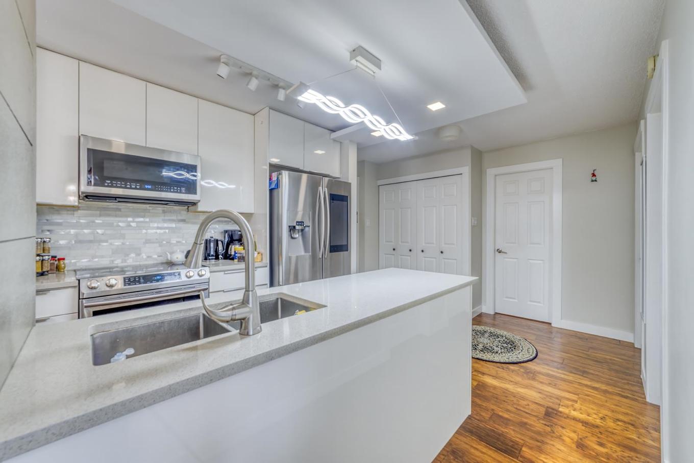 1205-2004 Fullerton Avenue, North Vancouver, BC