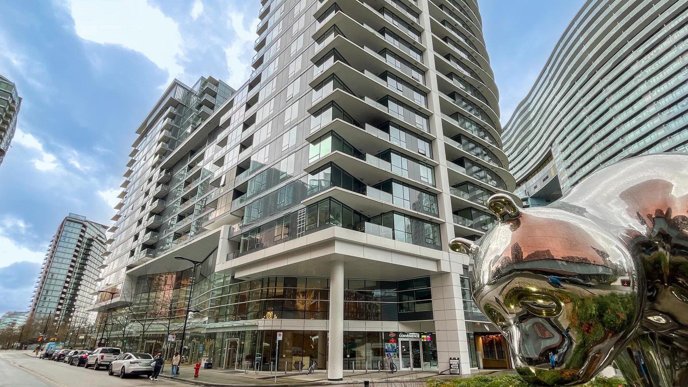 805-68 Smithe Street, Vancouver, BC