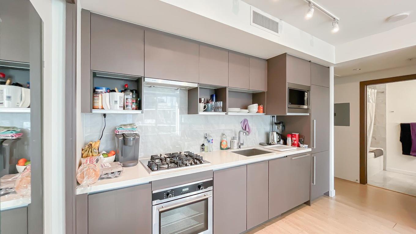 805-68 Smithe Street, Vancouver, BC