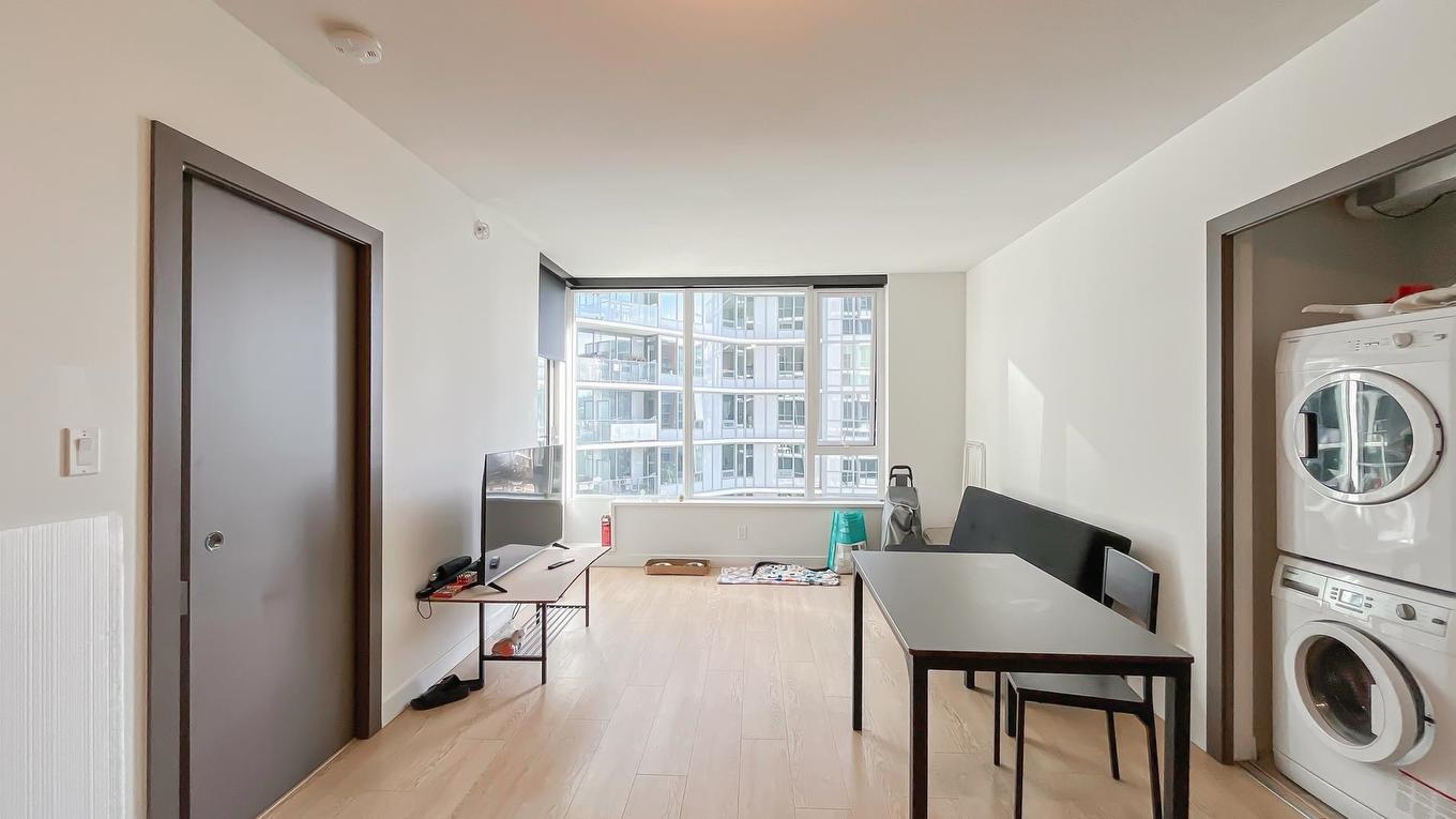 805-68 Smithe Street, Vancouver, BC