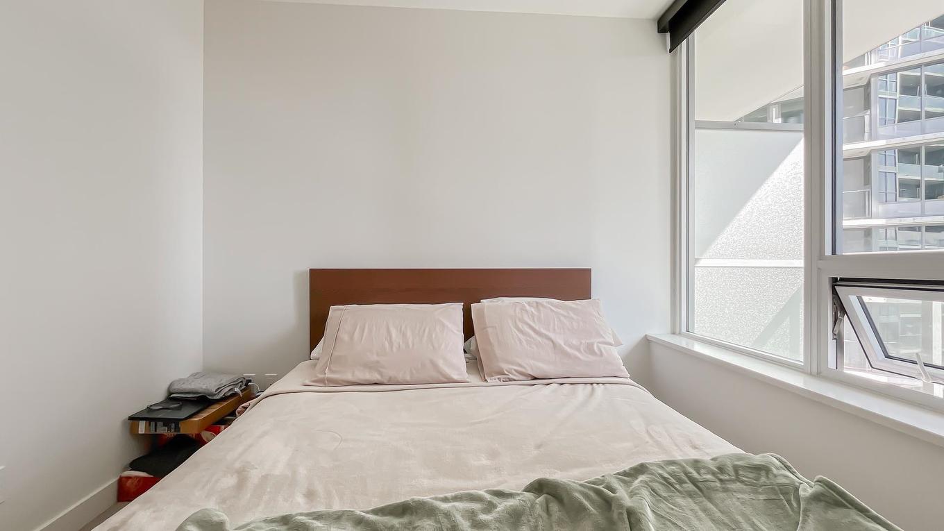 805-68 Smithe Street, Vancouver, BC