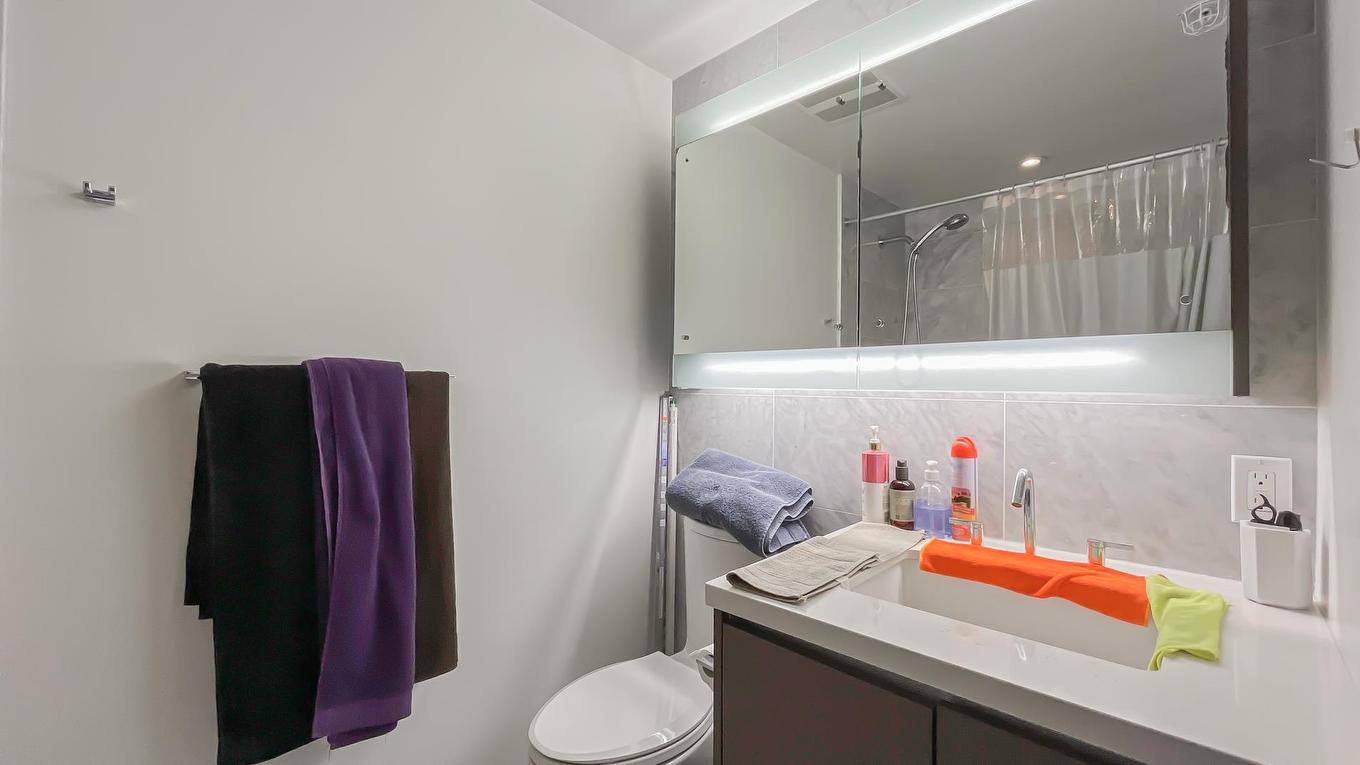 805-68 Smithe Street, Vancouver, BC