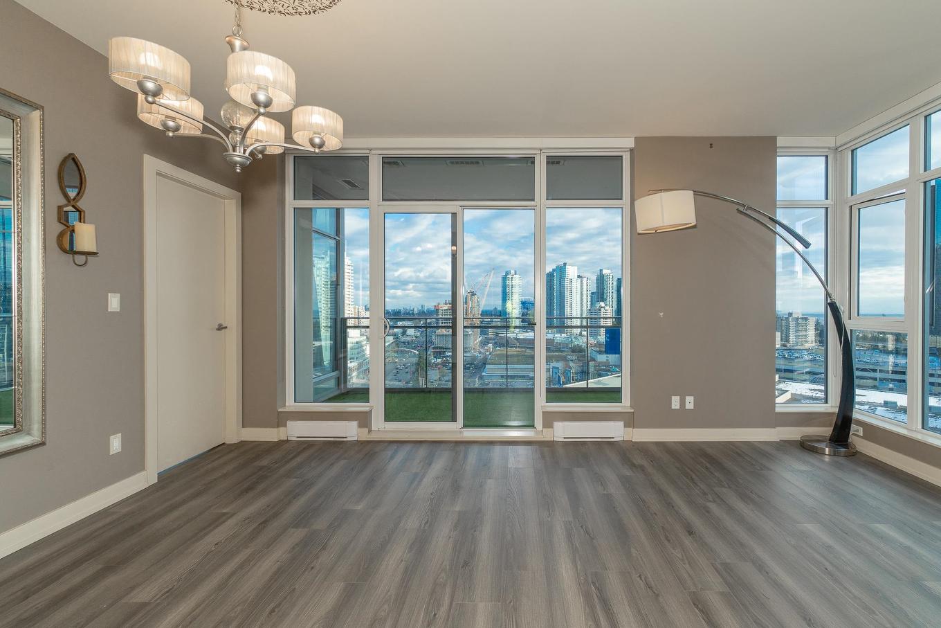 1909-4688 Kingsway, Burnaby, BC