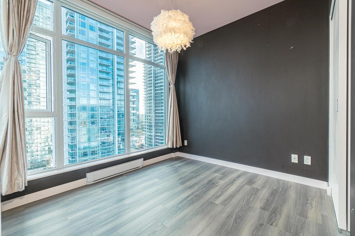 1909-4688 Kingsway, Burnaby, BC