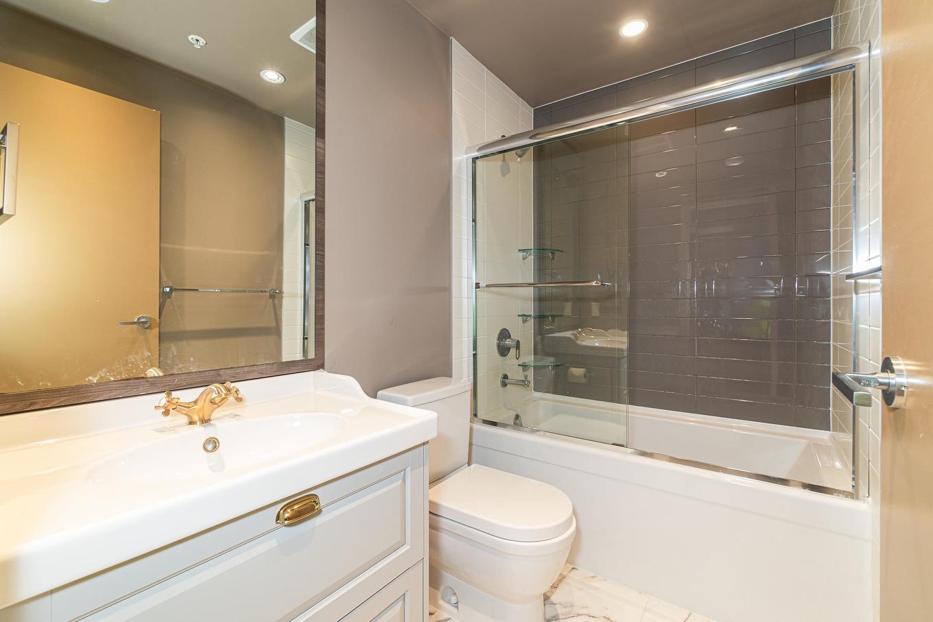 1909-4688 Kingsway, Burnaby, BC