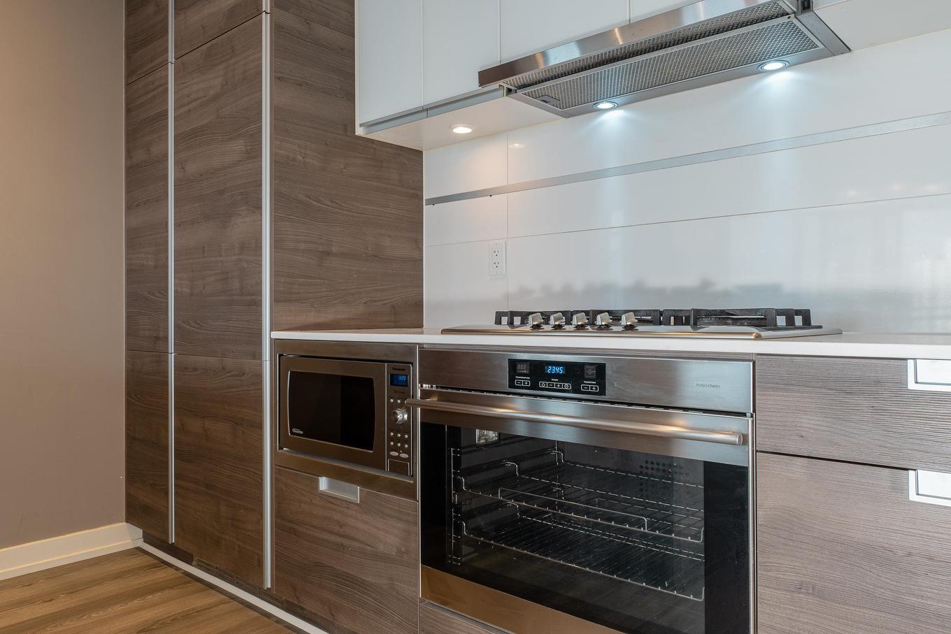 1909-4688 Kingsway, Burnaby, BC